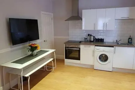 Spacious 2 Bed Flat With Private Parking Appartamento Bristol