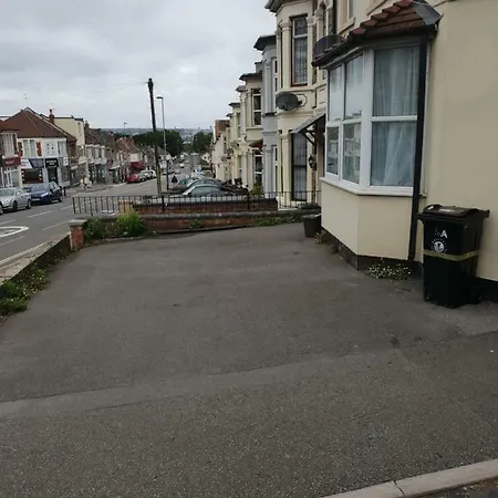 Spacious 2 Bed Flat With Private Parking Appartamento Bristol