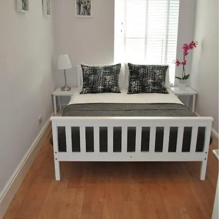 Spacious 2 Bed Flat With Private Parking Appartamento Bristol